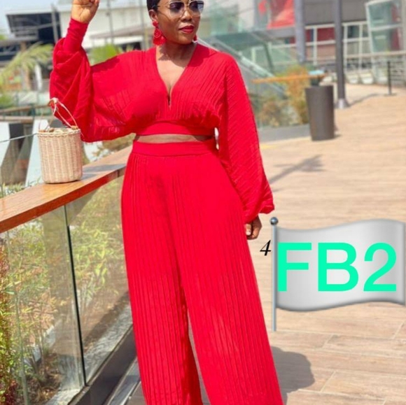 Beautiful and quality Jumpsuit . Size 42, 44, 46, 48  red&black. +1 647 936 0572 - Picture 4 of 5